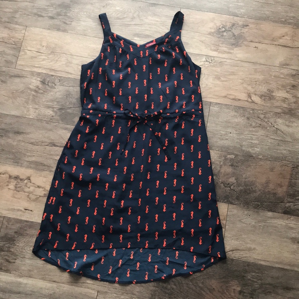 Seahorse print high-low dress with pockets!